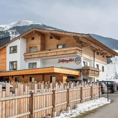 Zwoelferkogelblick Saalbach-Hinterglemm